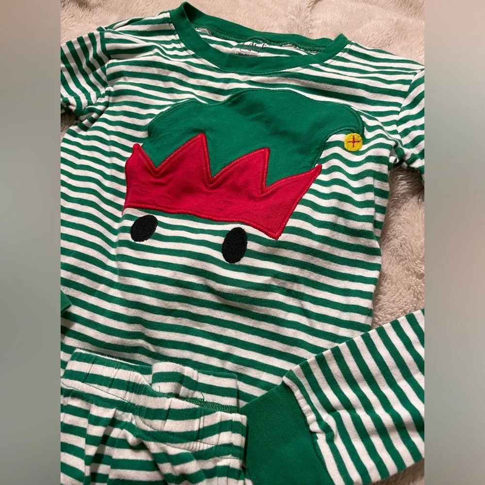 EUC The Children’s Place Christmas Elf Pajama Set
